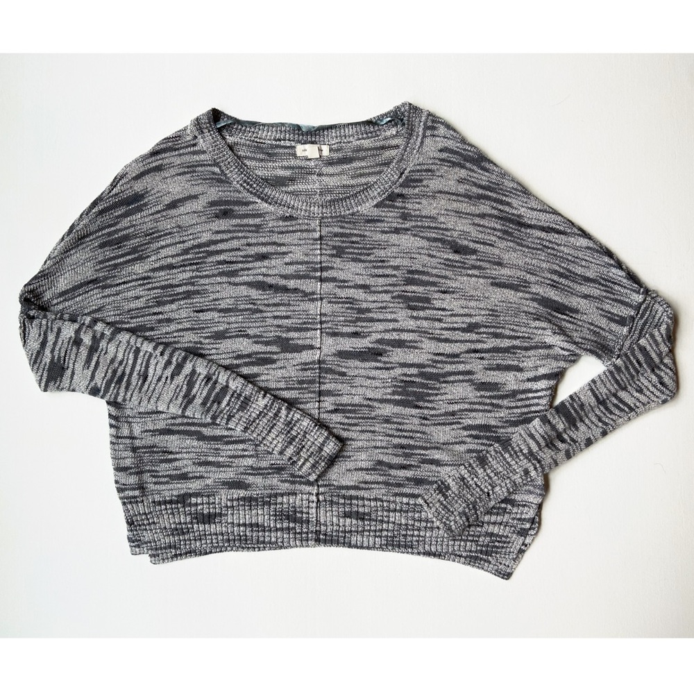URBAN OUTFITTERS SWEATER